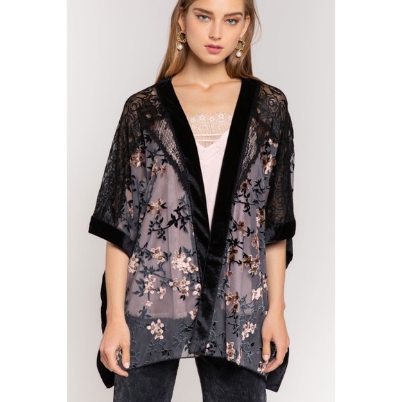 POL Black Floral Embroidered Velvet Trimmed Kimono - Picture 2 of 6